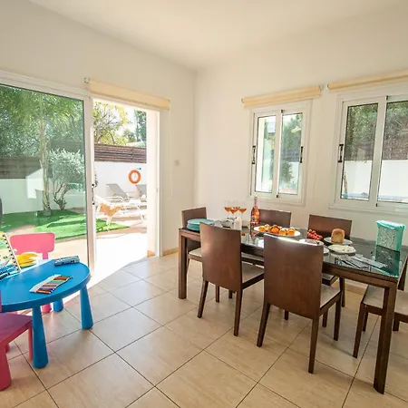 וילה Konnos Beach No 5