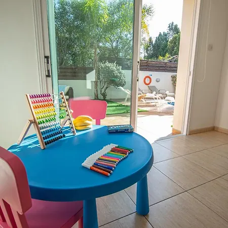 וילה Konnos Beach No 5 *